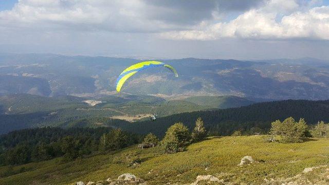 Murat Dağı’nda Yamaç Paraşütü Keyfi