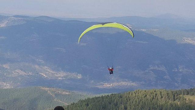 Murat Dağı’nda Yamaç Paraşütü Keyfi