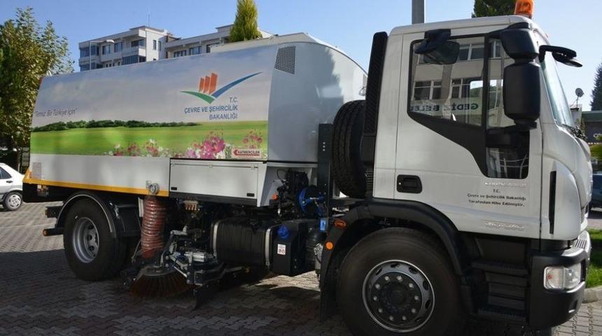 Gediz Belediyesi Ara&ccedil; Filosunu G&uuml;&ccedil;lendirdi