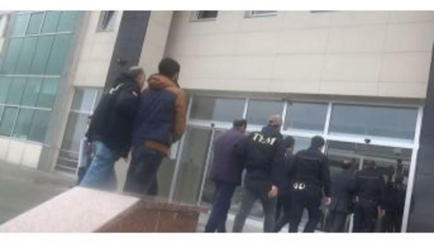 Kars&rsquo;ta 5 Kişi &lsquo;silahlı Ter&ouml;r &Ouml;rg&uuml;t&uuml;ne &Uuml;ye Olmak&rsquo;tan Tutuklandı
