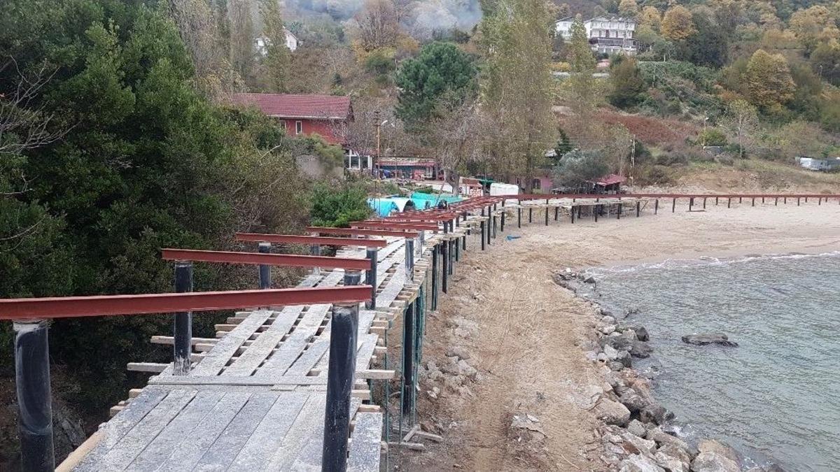 G&uuml;zelcehisar K&ouml;y&uuml; Plajına Yapılan 850 Metrelik Platforma K&ouml;yl&uuml;ler Tepki G&ouml;steriyor