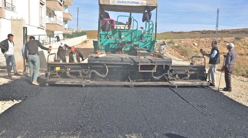 G&ouml;lbaşı İl&ccedil;esinde Asfalt &Ccedil;alışmaları Devam Ediyor