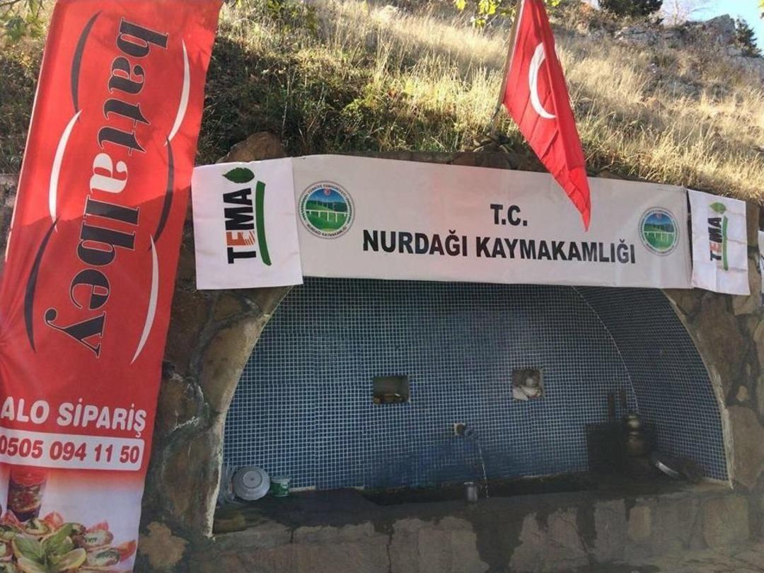 Nurdağı Protokol&uuml; T&uuml;rk Bayrağı&rsquo;nı Amanosların Zirvesine Dikti