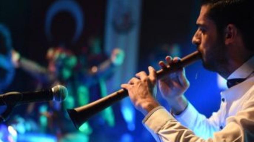 Uşak 15 Kasım Gecesi T&uuml;rk&uuml;ye Doyacak