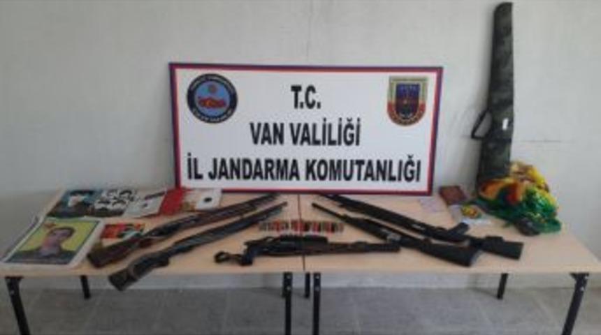 Van&rsquo;da Ter&ouml;r Operasyonu: 23 G&ouml;zaltı