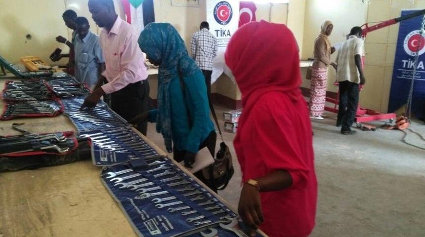 Sudan&rsquo;da G&uuml;ney Kordofan Eyaleti Teknik Fak&uuml;ltesi Mesleki Eğitim At&ouml;lyelerine Ekipman Desteği