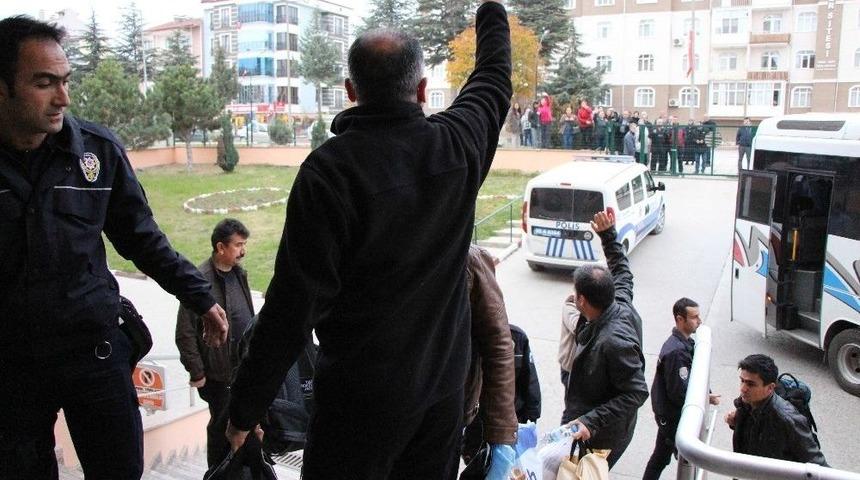 G&ouml;zaltındaki 51 Astsubaydan 26&rsquo;sı Adliyede