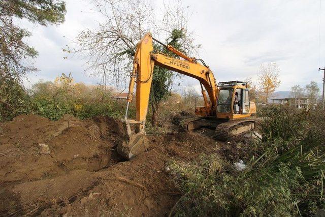 Yahyalı Mahallesinde Yol Genişletme Ve Kanal Temizliği &Ccedil;alışmaları Başladı 1