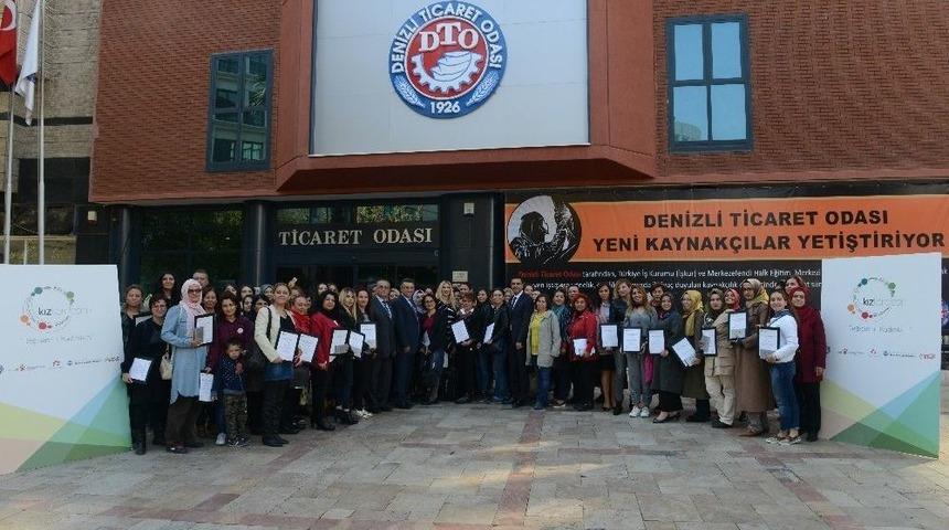 Denizli&rsquo;de &ldquo;kız Kardeşim&rdquo; Eğitiminin Sertifikaları Verildi