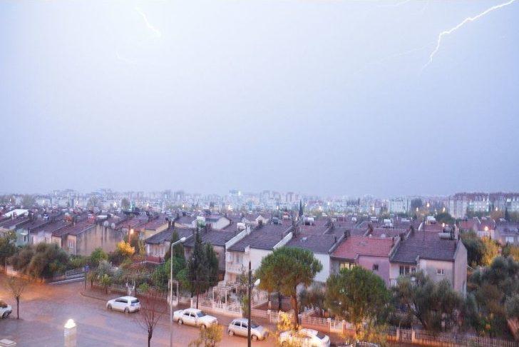 Aydın’da Şimşekler Gökyüzünü Aydınlattı G3