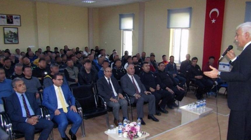 A&ccedil;ık Cezaevi H&uuml;k&uuml;ml&uuml;lerine Hatipoğlu&rsquo;ndan Konferans