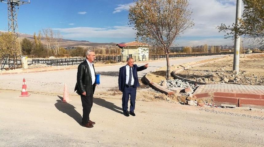 Niğde Belediye Başkanı Rifat &Ouml;zkan, "başlanan İşlerin Hizmete D&ouml;n&uuml;şmesi İ&ccedil;in &Ccedil;alışıyoruz"