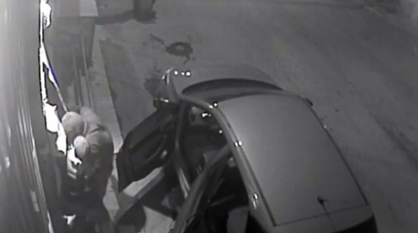 (&ouml;zel Haber) &Ouml;nce Kameranın Y&ouml;n&uuml;n&uuml; Değiştirdi Ardından B&uuml;feyi Soydu