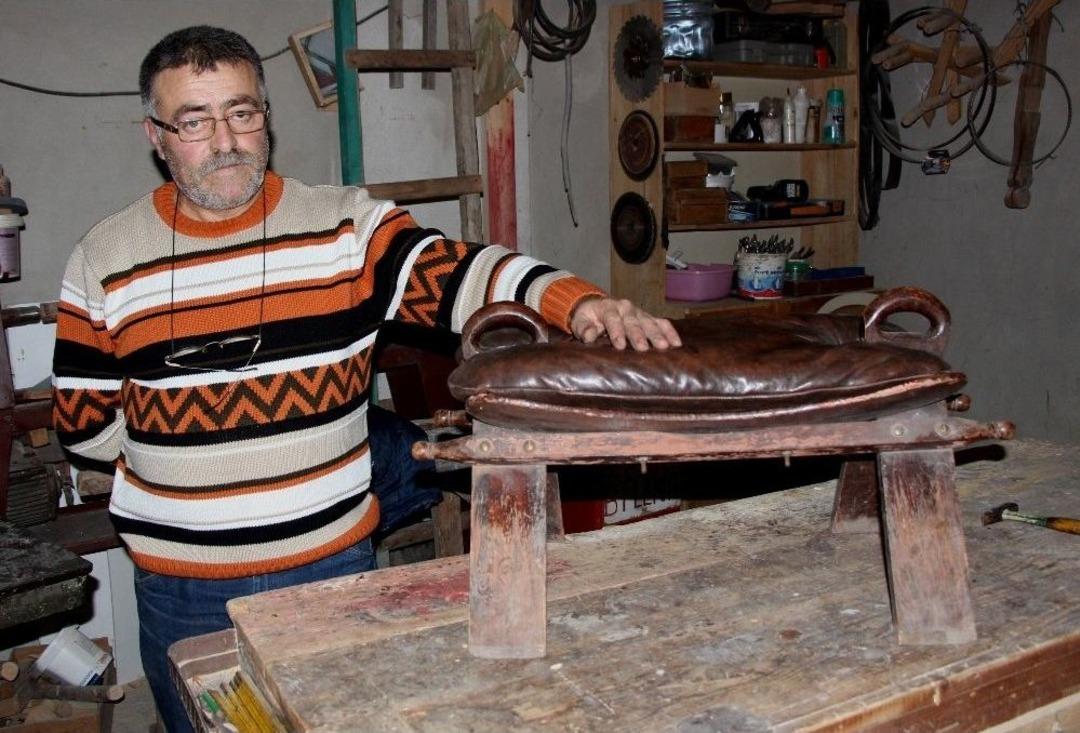 Bu Koltuğa Oturmak Cesaret İster