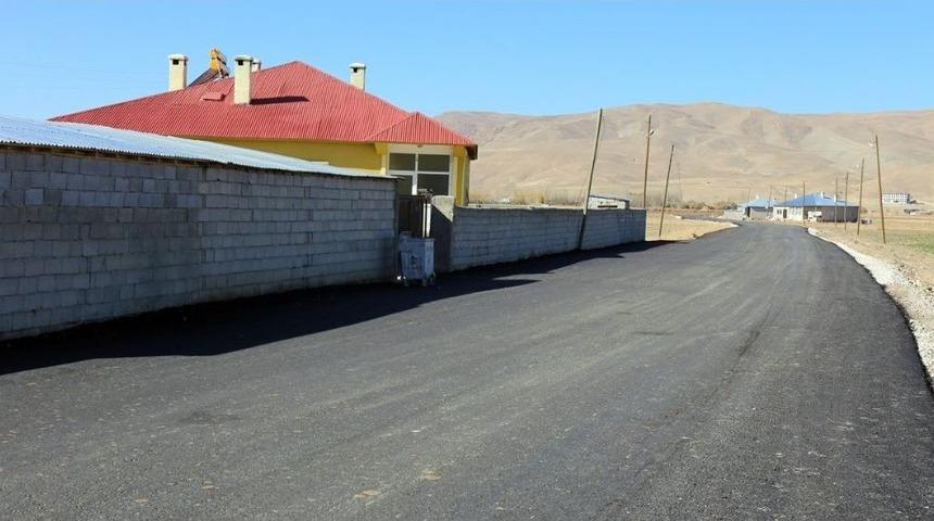 G&uuml;rpınar&rsquo;da Yol Asfaltlama &Ccedil;alışması