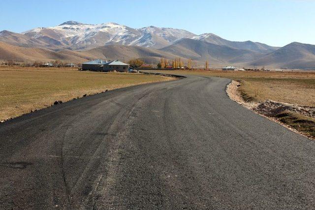 G&uuml;rpınar&rsquo;da Yol Asfaltlama &Ccedil;alışması 1