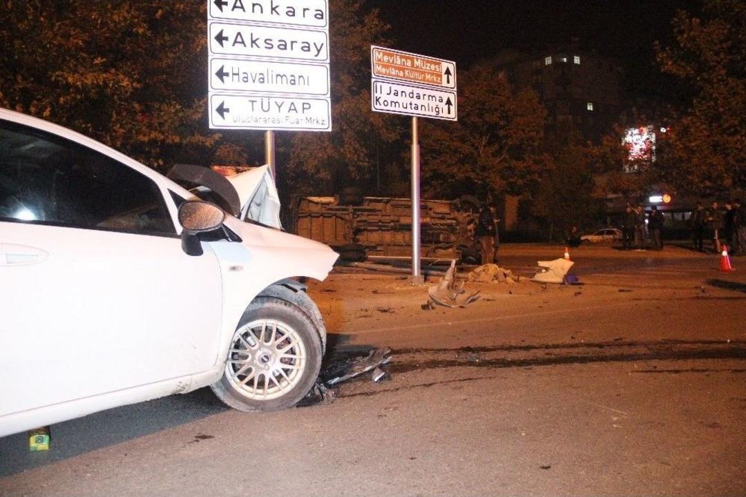 Alkoll&uuml; Otomobil Kullanan S&uuml;r&uuml;c&uuml;n&uuml;n &Ccedil;arptığı Midib&uuml;s Yan Yattı