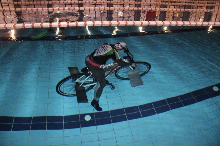 Tek Nefeste Bisikletle Suyun Altında En Uzun Mesafe Gitme Rekorunu Kırmaya Çalışacak G2