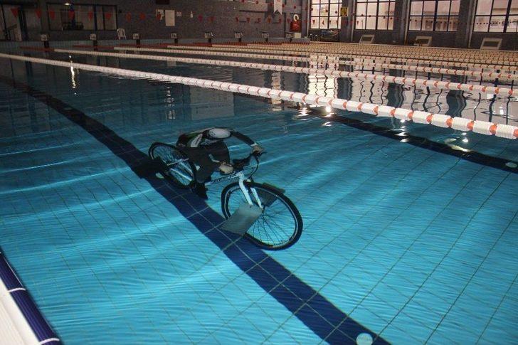 Tek Nefeste Bisikletle Suyun Altında En Uzun Mesafe Gitme Rekorunu Kırmaya Çalışacak G3