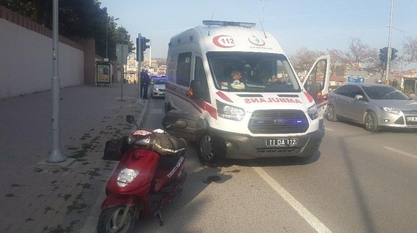 Yayaya &Ccedil;arpan Motosiklet S&uuml;r&uuml;c&uuml;c&uuml; Aracını Bırakıp Ka&ccedil;tı