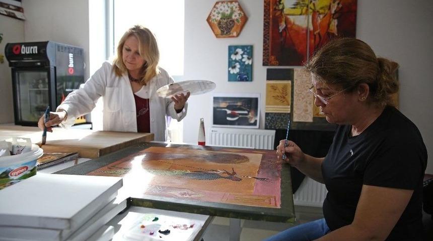 Buca&rsquo;da Huzur Kaynağı Resim Kursu