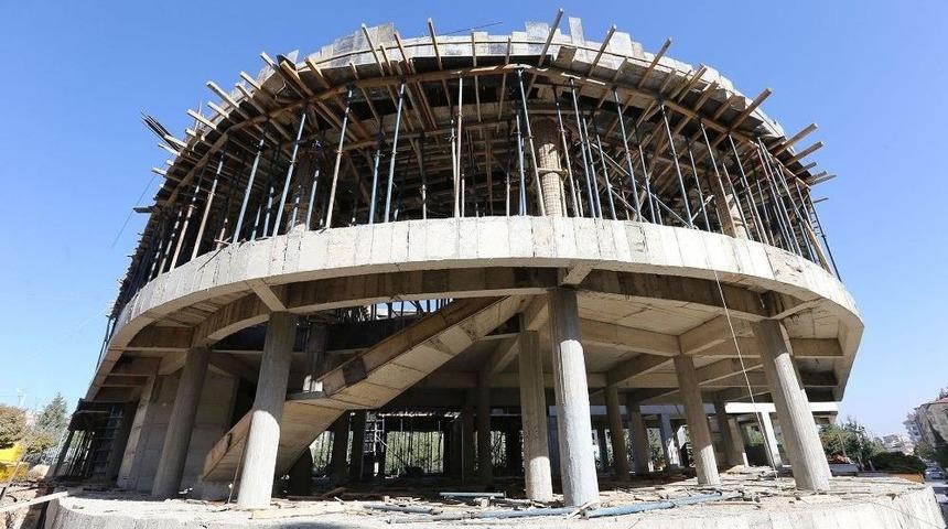 G&uuml;venlevler&rsquo;deki Eğitim Ve Sanat Merkezi İnşaatı Hızla Y&uuml;kseliyor