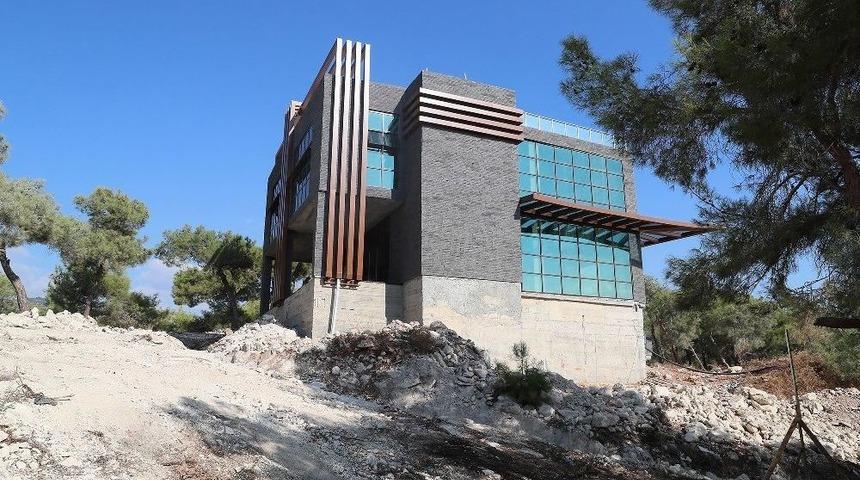 Emirler Kent Ormanı Yeniden Hayat Buluyor