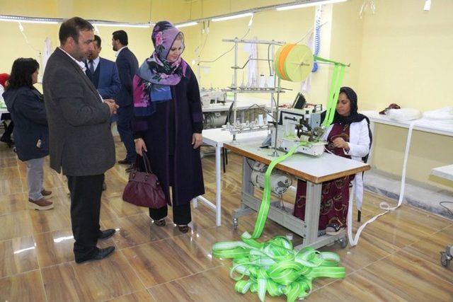 Sağlık Bakanlığı Tarafından Okullar Adağıtılacak Kalemlikler Akçakale’de Üretilecek