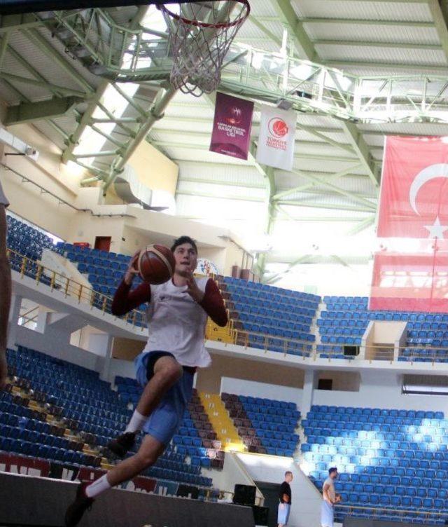 Trabzonspor Basketbol Takımı, Galatasaray Maçı Hazırlıklarını Sürdürüyor
