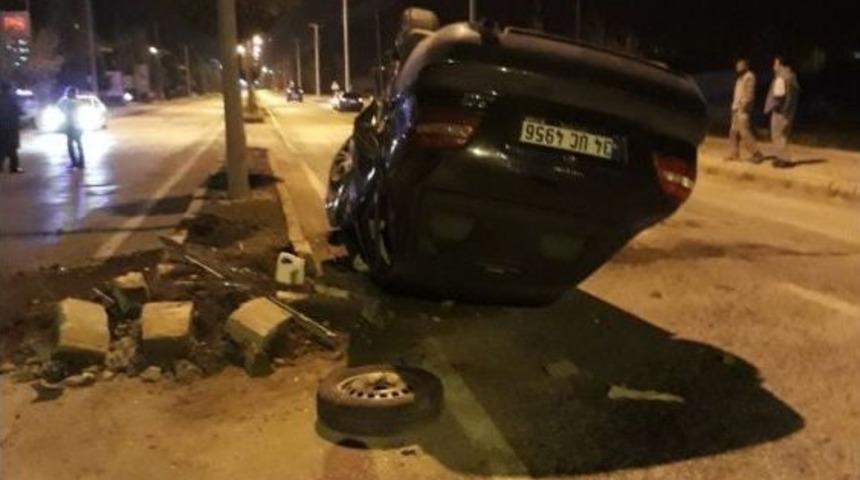 Takla Atıp S&uuml;r&uuml;klenen Otomobilden Yaralı Kurtuldu