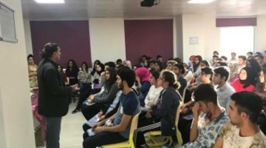 Mardin&rsquo;in Kızıltepe İl&ccedil;esinde Doğru Eğitim İ&ccedil;in Seminerler Veriliyor