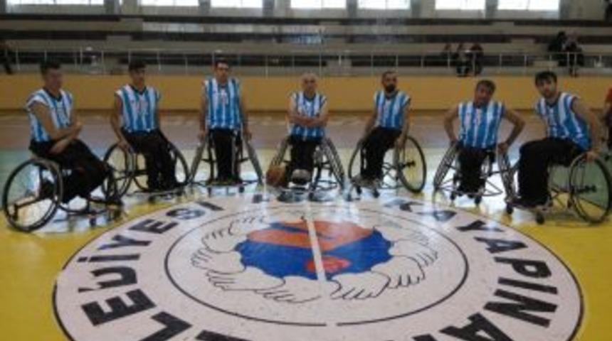 Hakkarili Engelliler Engel Tanımıyor