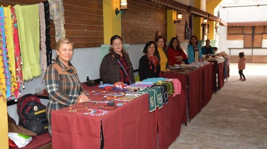 Söke’de Kadınların El Emekleri Alıcılarını Bekliyor