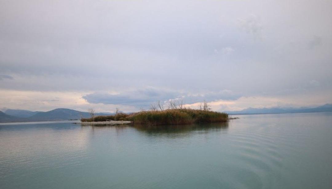 Beyşehir G&ouml;l&uuml;&rsquo;nde Su Seviyesi D&uuml;ş&uuml;nce K&uuml;&ccedil;&uuml;k Adacıklar Ortaya &Ccedil;ıktı