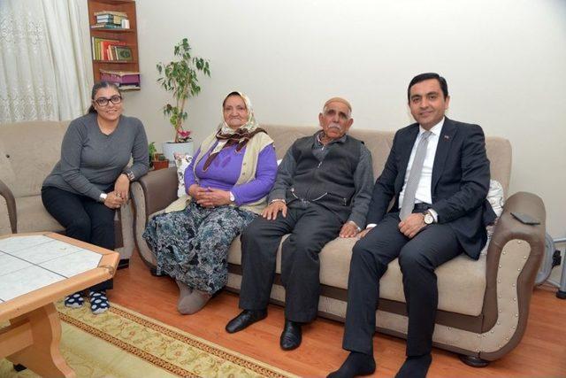 Belediye Başkanı Yaşar Bahçeci’den ‘çat-kapı’ Ev Ziyaretleri