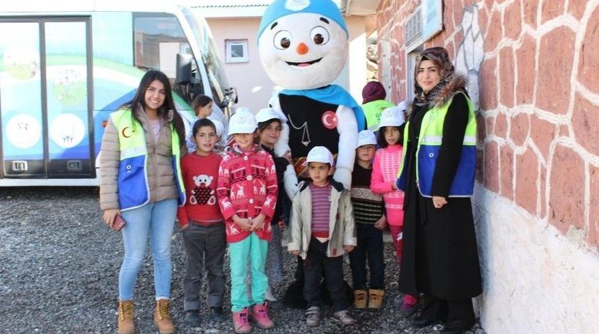 Gen&ccedil;lik Merkezleri &lsquo;her Yerde&rsquo;