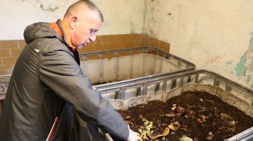 (&ouml;zel Haber) Hobi Olarak Başladığı Solucan G&uuml;bresi İşi Ge&ccedil;im Kaynağı Oldu