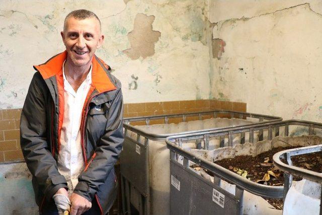 (&ouml;zel Haber) Hobi Olarak Başladığı Solucan G&uuml;bresi İşi Ge&ccedil;im Kaynağı Oldu 3