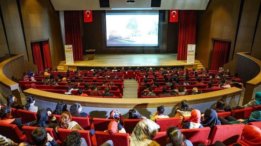 "benim K&uuml;&ccedil;&uuml;k S&ouml;zlerim" Arapgir&rsquo;de G&ouml;sterildi