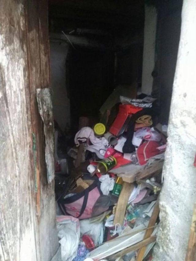 &Ccedil;&ouml;p Evden 10 Kamyon Dolusu &Ccedil;&ouml;p &Ccedil;ıktı 2