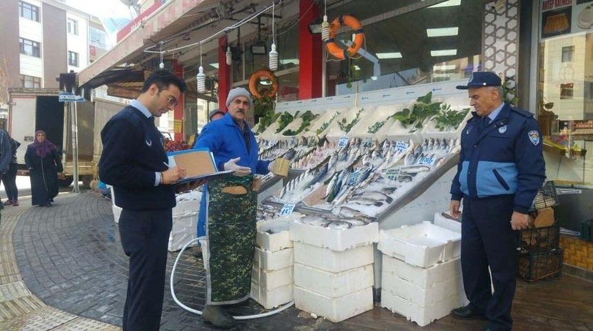 Kaldırım İşgaline Zabıta Kontrol&uuml;