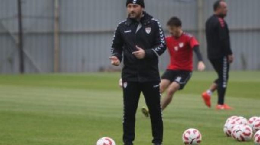 Fatih Tekke: "g&uuml;c&uuml;m&uuml;z&uuml; G&ouml;stermek Ve Duyguyla Oynamak Zorundayız"