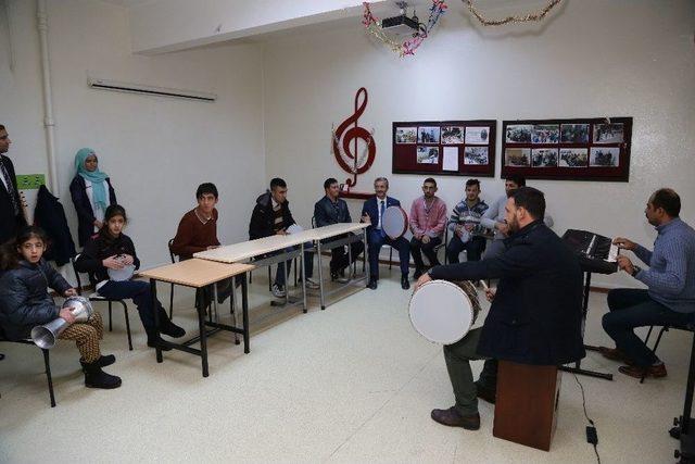 Tahmazoğlu Down Sendromlu &Ccedil;ocukları Ziyaret Etti 1