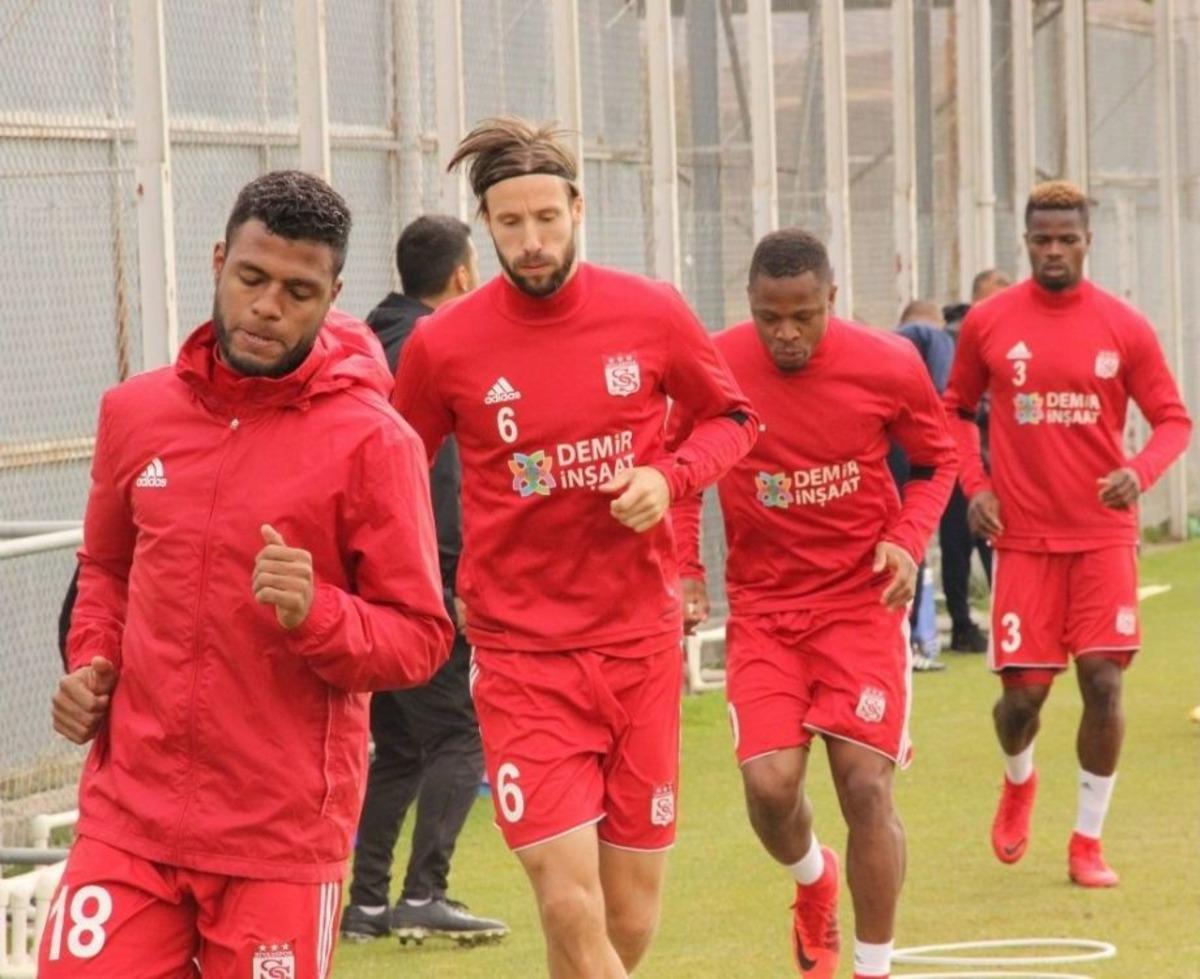 Aybaba: "fenerbah&ccedil;e&rsquo;ye Saygı Duyuyoruz"