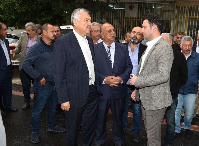 Seyhan&rsquo;da Asfalt &Ccedil;alışmaları S&uuml;r&uuml;yor 3