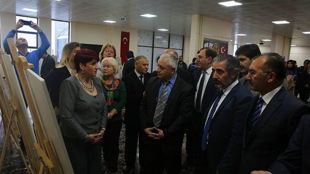 Gürcistan Kutaisi Devlet Müzesi Sergi Açılışına Yoğun İlgi