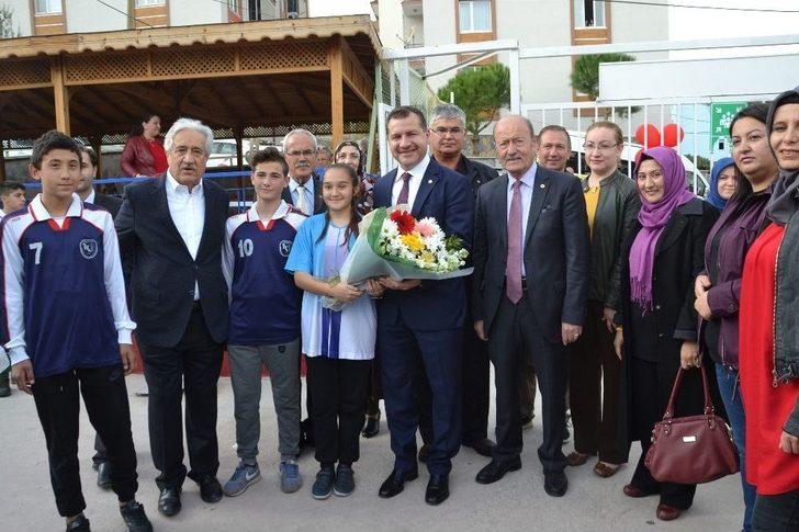 Karahallılar Ortaokuluna Spor Tesisleri Yapıldı G2