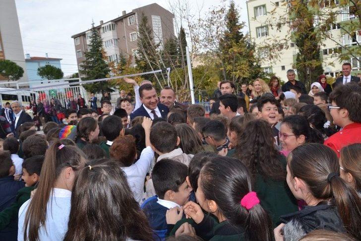 Karahallılar Ortaokuluna Spor Tesisleri Yapıldı G3