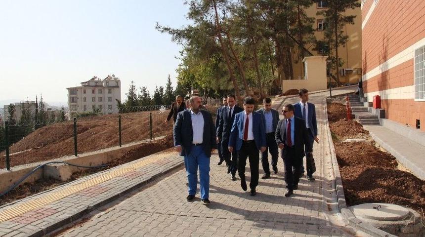 Karacoşkun Karataş Kamp&uuml;s&uuml;nde İncelemelerde Bulundu