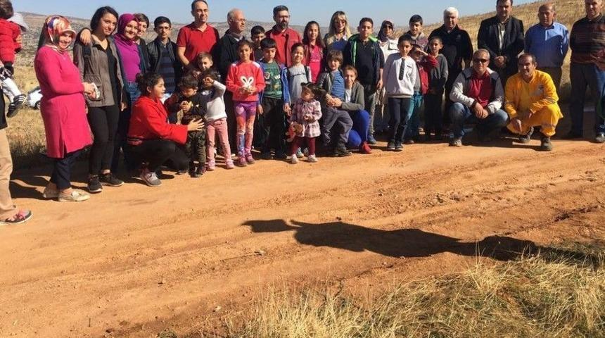 Diyabetli &Ccedil;ocuklar Fidan Dikti